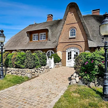 12 Sylt *